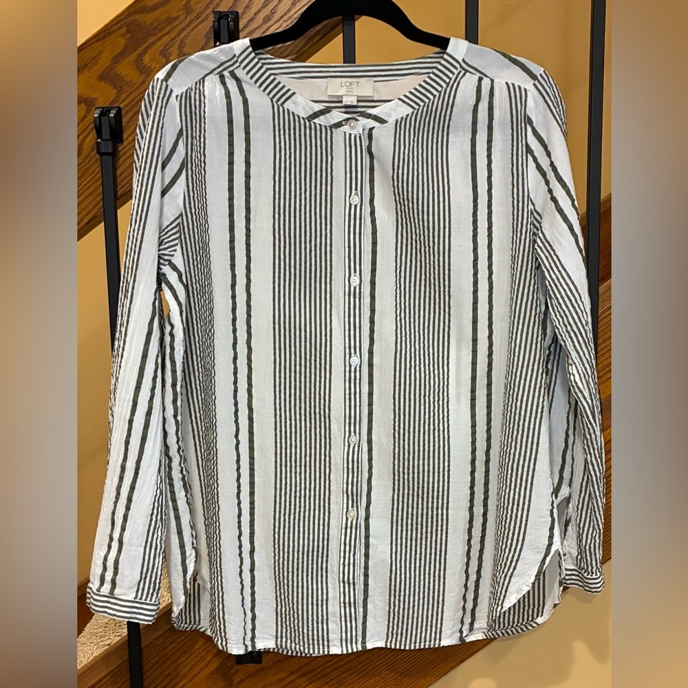 Loft 100% Cotton Button Up Blouse Olive Green White SZ. Lg Petite